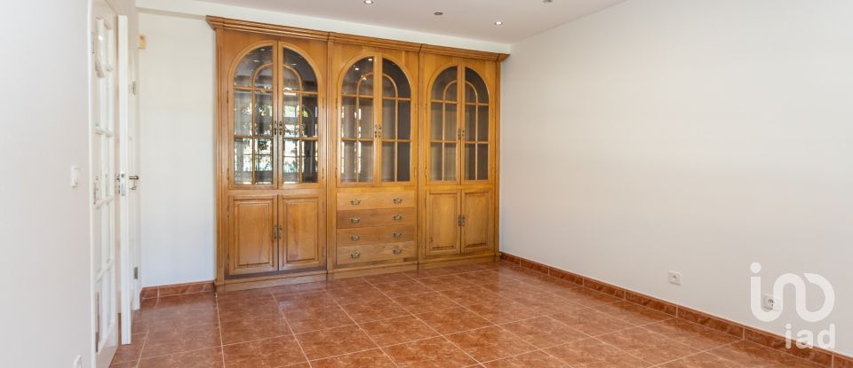 Maison traditionnelle T5 à Corroios de 287 m²