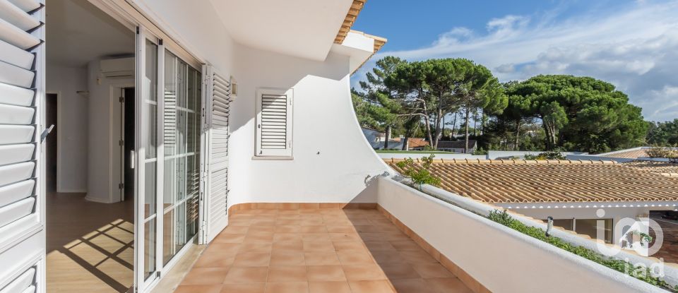 Maison traditionnelle T5 à Corroios de 287 m²