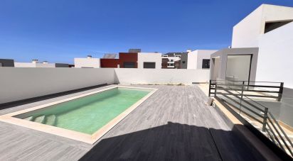 Casa / Villa T4 em Carvoeira de 308 m²