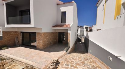 House T4 in Carvoeira of 308 m²