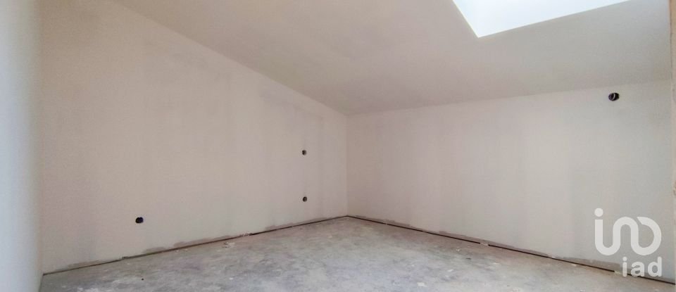 Apartamento T3 em Chafé de 64 m²