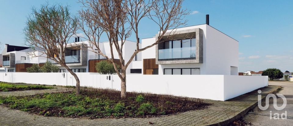 Casa / Villa T4 em Silveira de 211 m²