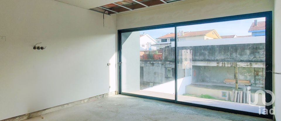 House T3 in Custóias, Leça do Balio e Guifões of 250 m²