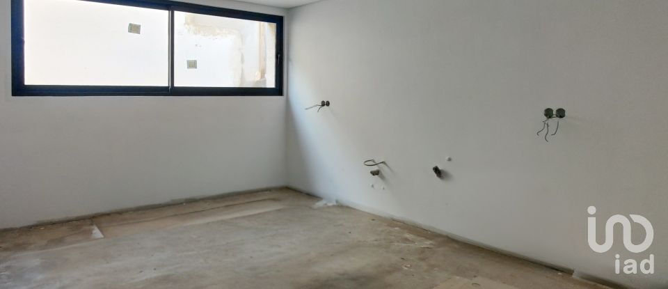 House T3 in Custóias, Leça do Balio e Guifões of 250 m²