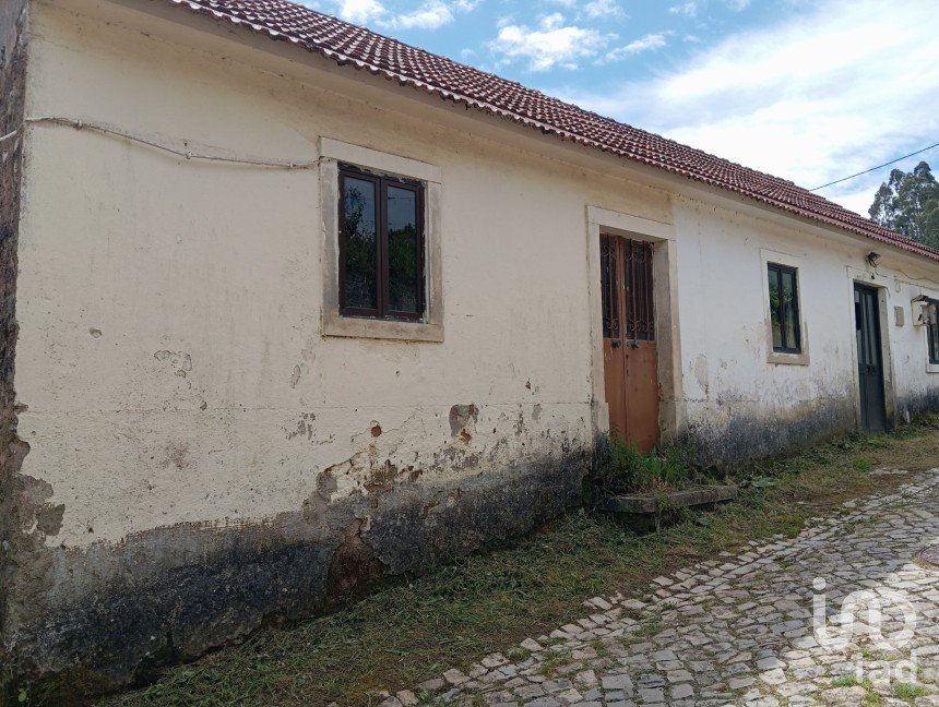 House T4 in Maçãs de Dona Maria of 48 m²