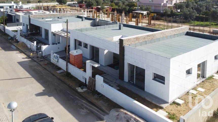 Maison T4 à Azeitão (São Lourenço e São Simão) de 142 m²