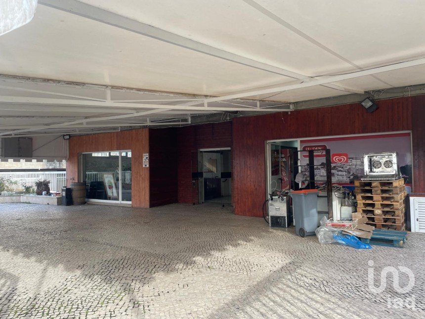 Loja / Estabelecimento Comercial em Coimbra (Sé Nova, Santa Cruz, Almedina e São Bartolomeu) de 53 m²