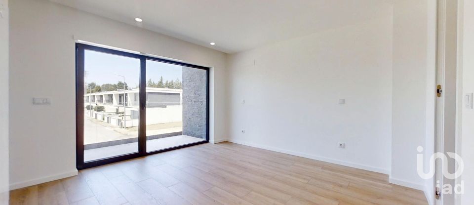 Maison T4 à Vila de Prado de 380 m²