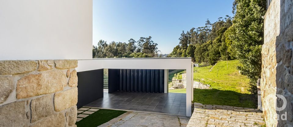 House T4 in Abragão of 226 m²