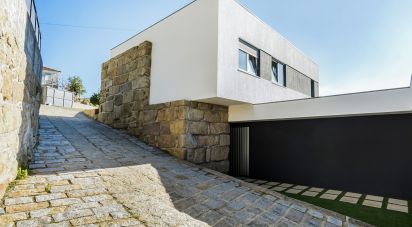 House T4 in Abragão of 226 m²