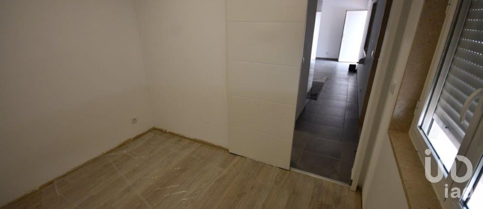 Prédio em Pombalinho de 272 m²