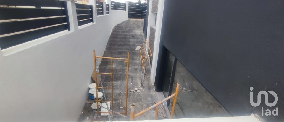 Casa / Villa T4 em Charneca De Caparica E Sobreda de 288 m²