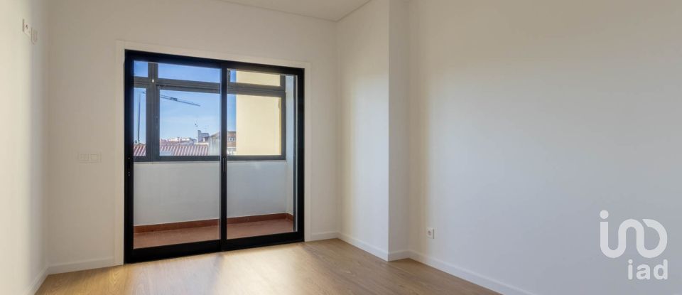 Apartamento T3 em Santo António dos Olivais de 128 m²