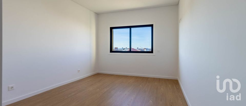 Apartamento T3 em Santo António dos Olivais de 128 m²