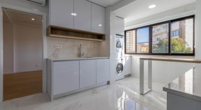 Apartamento T4 em Santo António dos Olivais de 101 m²