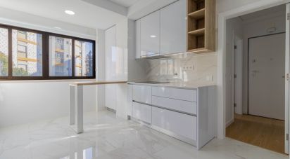 Apartamento T4 em Santo António dos Olivais de 101 m²