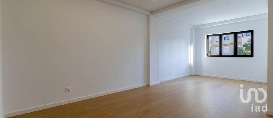 Apartamento T4 em Santo António dos Olivais de 101 m²