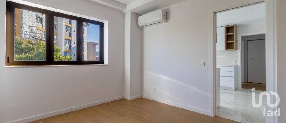 Apartamento T4 em Santo António dos Olivais de 101 m²