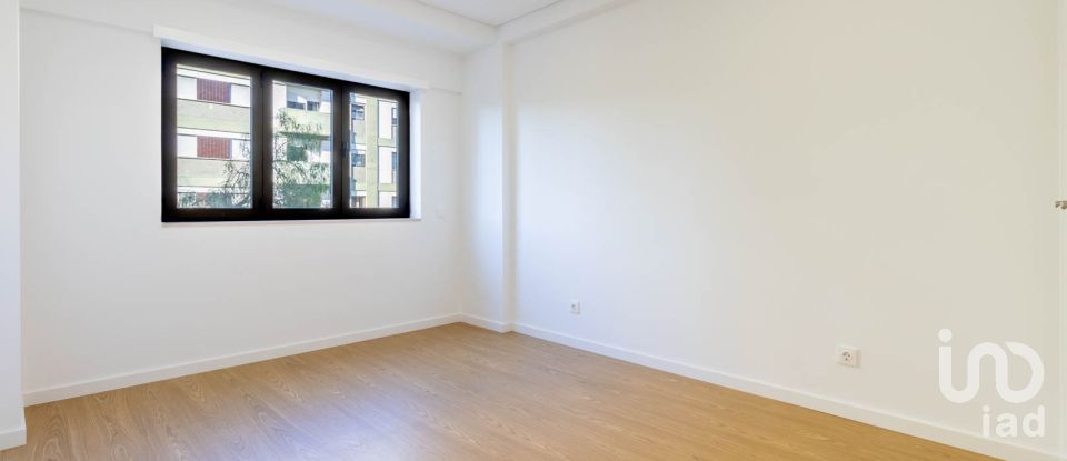 Apartamento T4 em Santo António dos Olivais de 101 m²