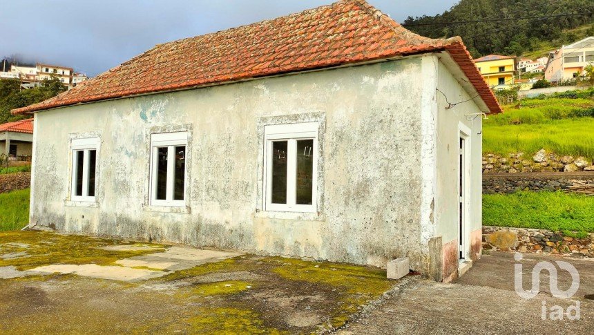 Traditional house T2 in Campanário of 197 m²