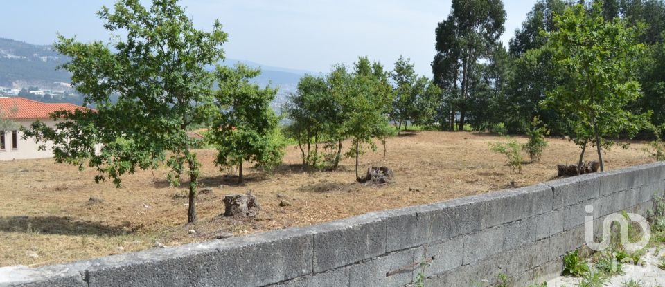 Terreno em Rio de Moinhos de 1 002 m²