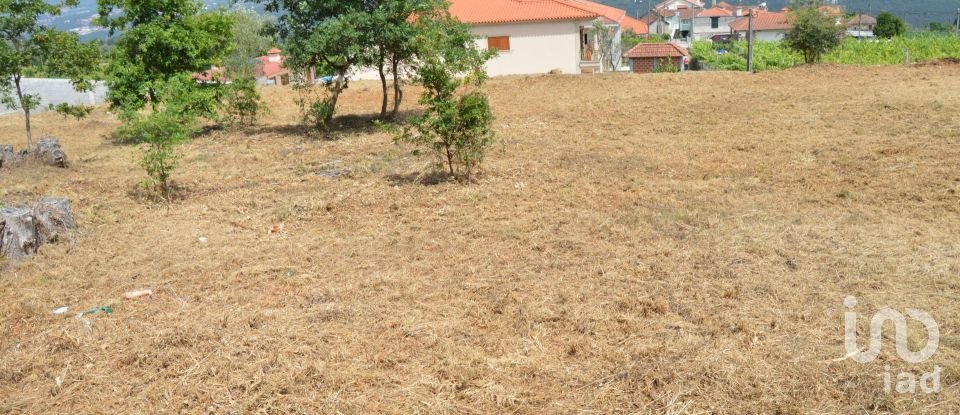 Terreno em Rio de Moinhos de 1 002 m²