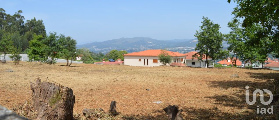 Terreno em Rio de Moinhos de 1 002 m²