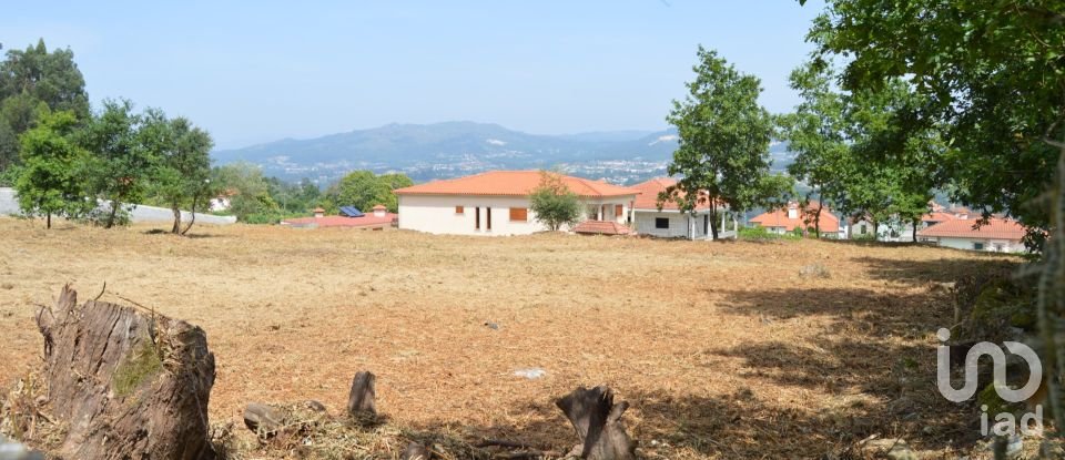 Terreno em Rio de Moinhos de 1 002 m²