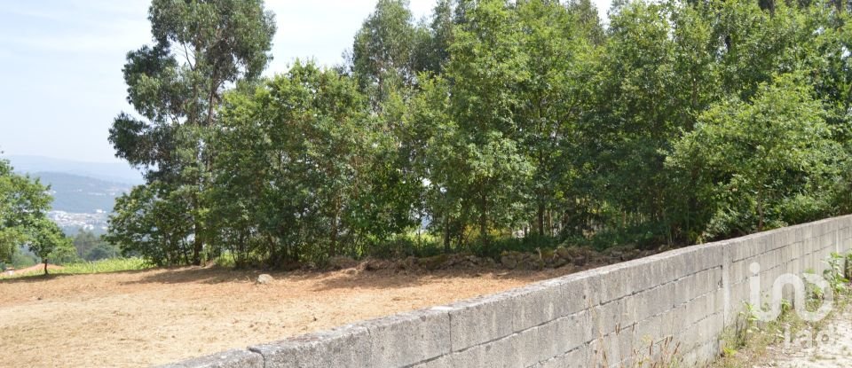 Terreno em Rio de Moinhos de 1 002 m²