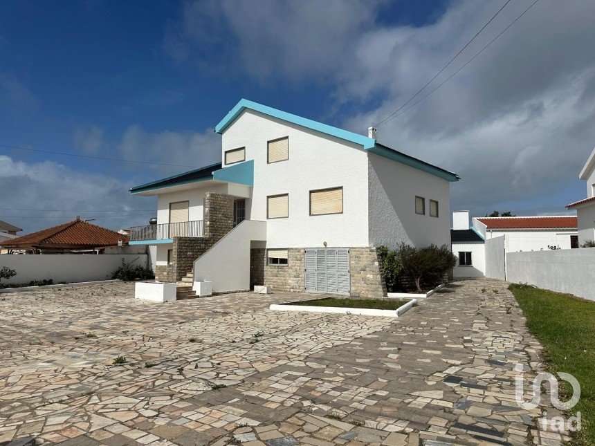 Casa / Villa T11 em Atouguia da Baleia de 533 m²