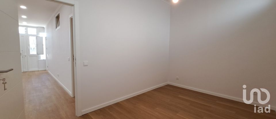 Apartment T2 in Ramada e Caneças of 107 m²