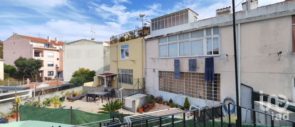 Apartamento T4 em Carcavelos e Parede de 122 m²