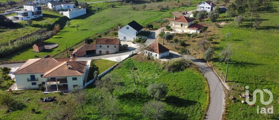 Casa / Villa T3 em Santiago e São Simão de Litém e Albergaria dos Doze de 123 m²