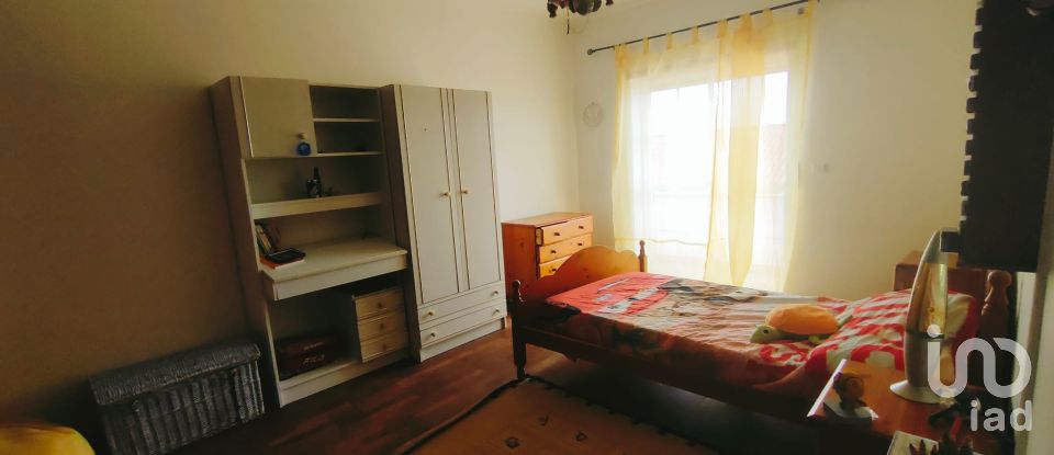 Appartement T3 à Atouguia da Baleia de 158 m²