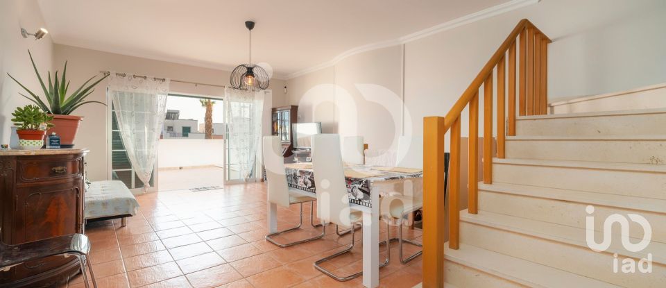 House T3 in Quelfes of 194 m²