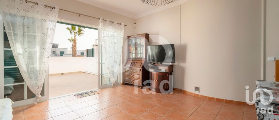 House T3 in Quelfes of 194 m²