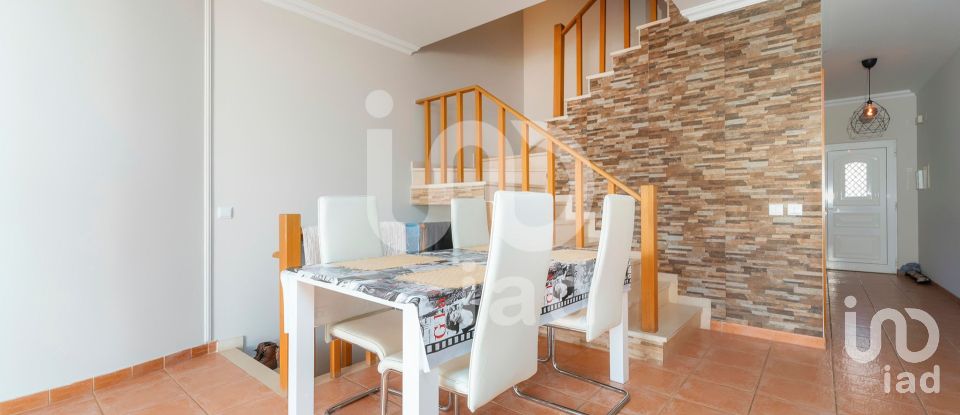 House T3 in Quelfes of 194 m²