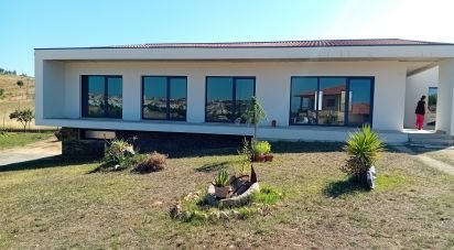 Casa / Villa T3 em Mogadouro, Valverde, Vale de Porco e Vilar de Rei de 324 m²