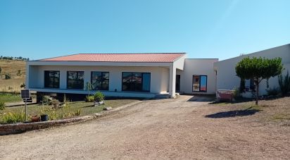 Casa / Villa T3 em Mogadouro, Valverde, Vale de Porco e Vilar de Rei de 324 m²