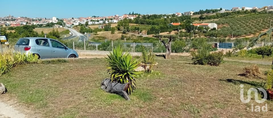 Casa / Villa T3 em Mogadouro, Valverde, Vale de Porco e Vilar de Rei de 324 m²