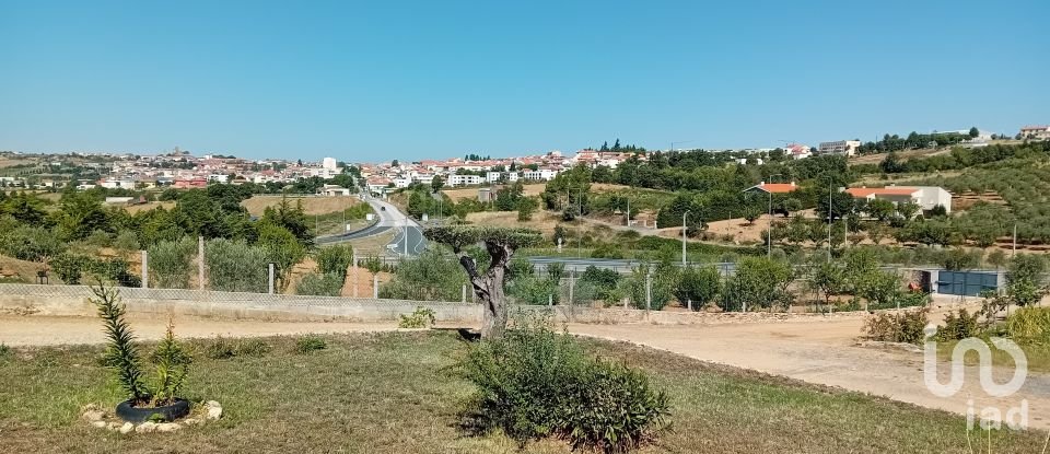 Casa / Villa T3 em Mogadouro, Valverde, Vale de Porco e Vilar de Rei de 324 m²