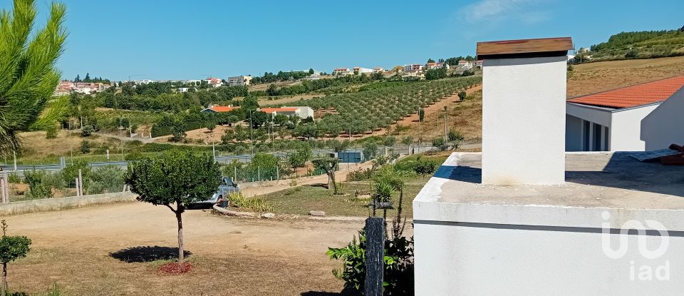 Casa / Villa T3 em Mogadouro, Valverde, Vale de Porco e Vilar de Rei de 324 m²