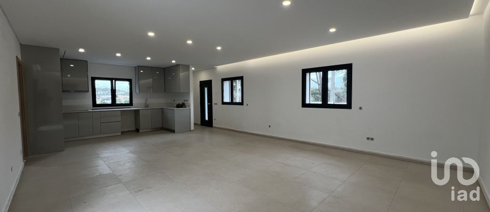 Casa T3 em Monte Redondo e Carreira de 200 m²