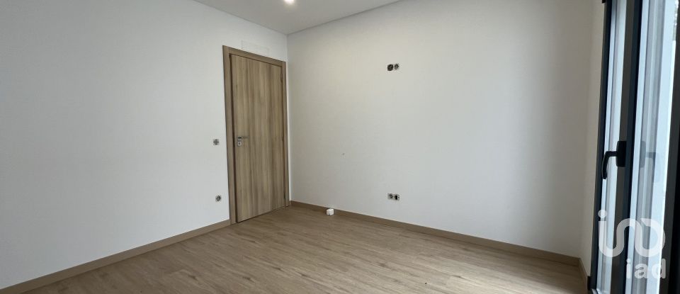 Casa T3 em Monte Redondo e Carreira de 200 m²