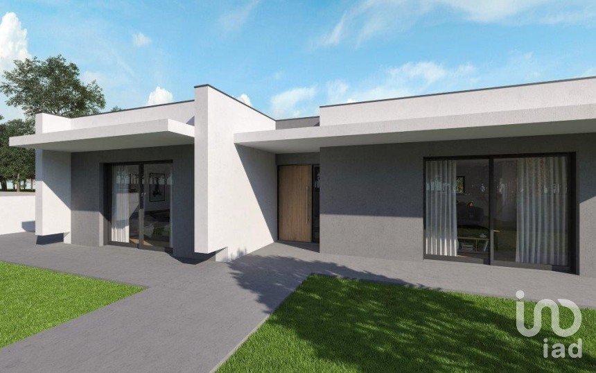 Casa / Villa T3 em Santa Maria da Feira, Travanca, Sanfins e Espargo de 237 m²