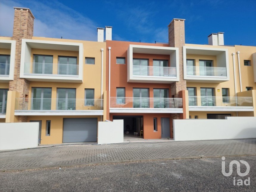 Maison T3 à Silveira de 308 m²