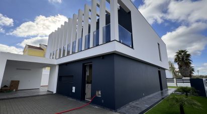 Maison T4 à Azeitão (São Lourenço e São Simão) de 210 m²