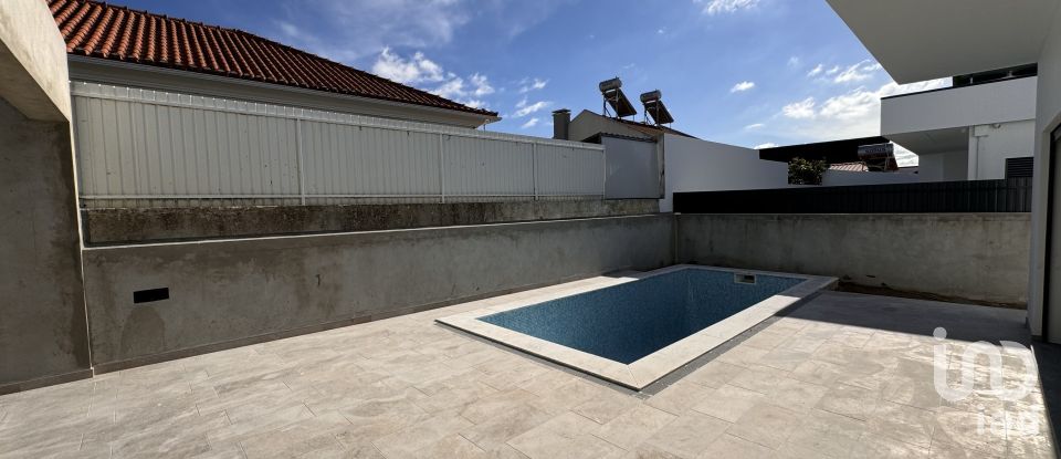 Maison T3 à Fernão Ferro de 135 m²