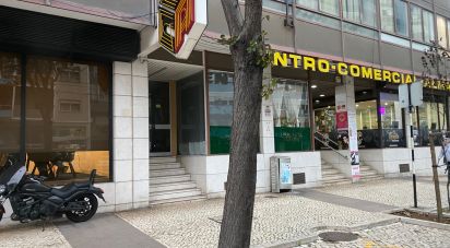 Boutique/Local commercial à Almada, Cova da Piedade, Pragal e Cacilhas de 93 m²