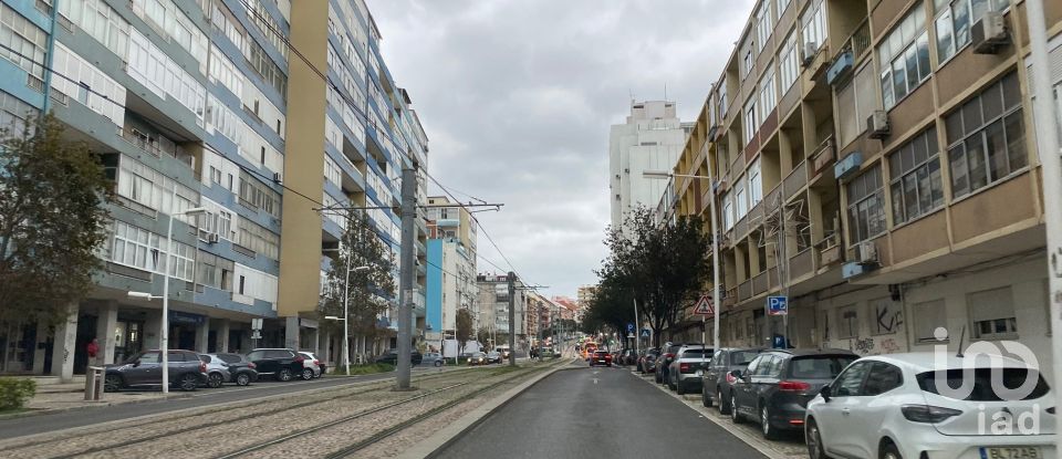 Boutique/Local commercial à Almada, Cova da Piedade, Pragal e Cacilhas de 93 m²